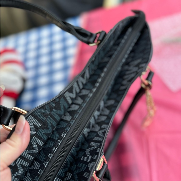 PRICE CUT! Fashion ‘look a like’ bag. Brand New; Actually, a Very nice bag! - Picture 6 of 10